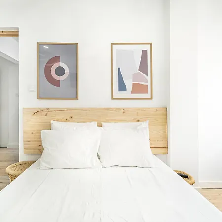 Santos Mattos & By Lisbon With Sintra Guest house