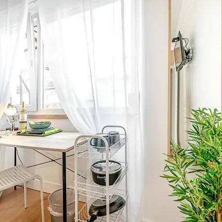 Santos Mattos & By Lisbon With Sintra Pensión Amadora