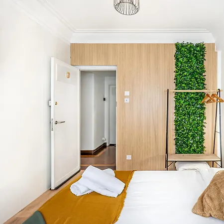 Pensión Santos Mattos & By Lisbon With Sintra