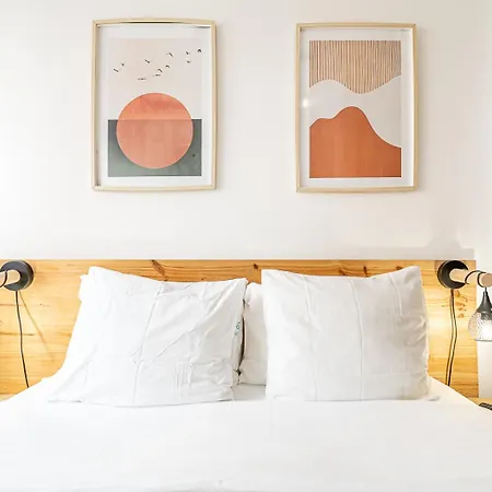 Santos Mattos & By Lisbon With Sintra Guest house *