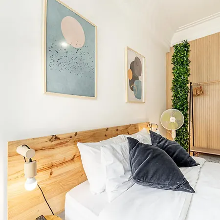 Santos Mattos & By Lisbon With Sintra Guest house Amadora