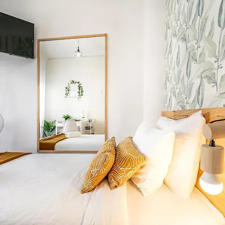 Santos Mattos & By Lisbon With Sintra Guest house
