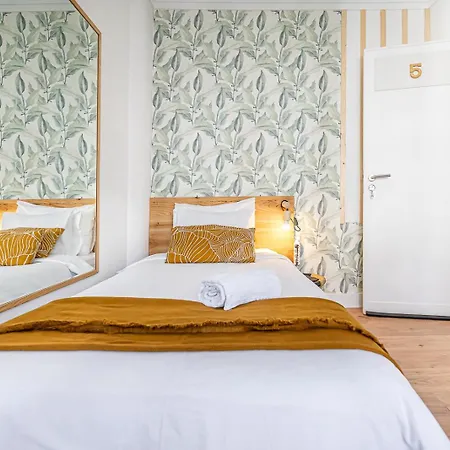 Santos Mattos & By Lisbon With Sintra Guest house *