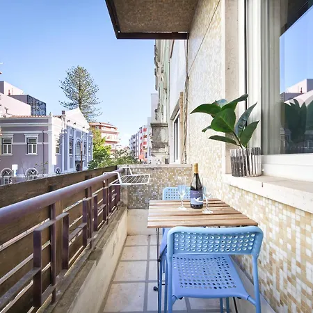 Santos Mattos & By Lisbon With Sintra בית הארחה