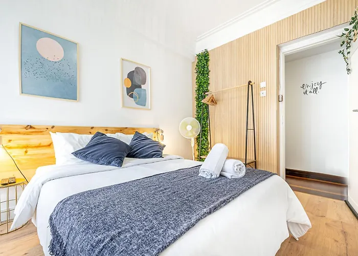 Pensión Santos Mattos & By Lisbon With Sintra Amadora